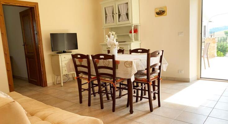Ferienwohnung La Collina Monsampietro Morico Zimmer foto